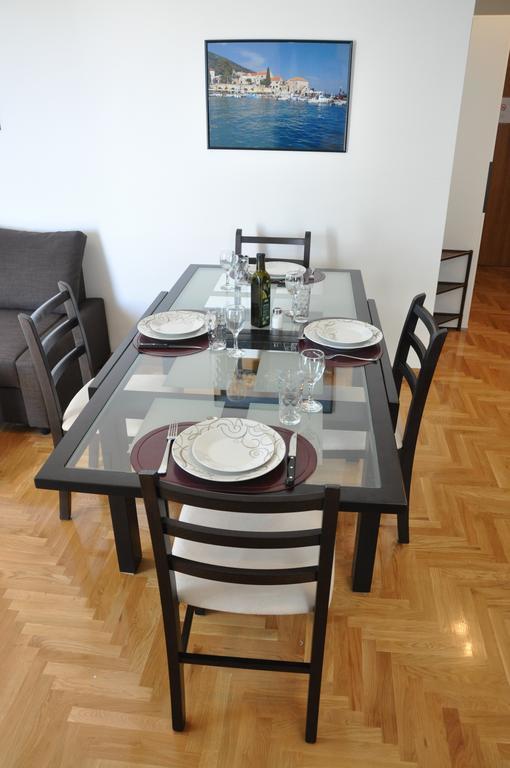 Jelena Apartments Bol Esterno foto